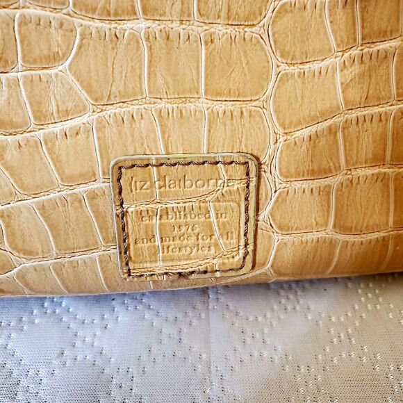 Liz Claiborne Animal Print Hand Bag - Picture 7 of 16